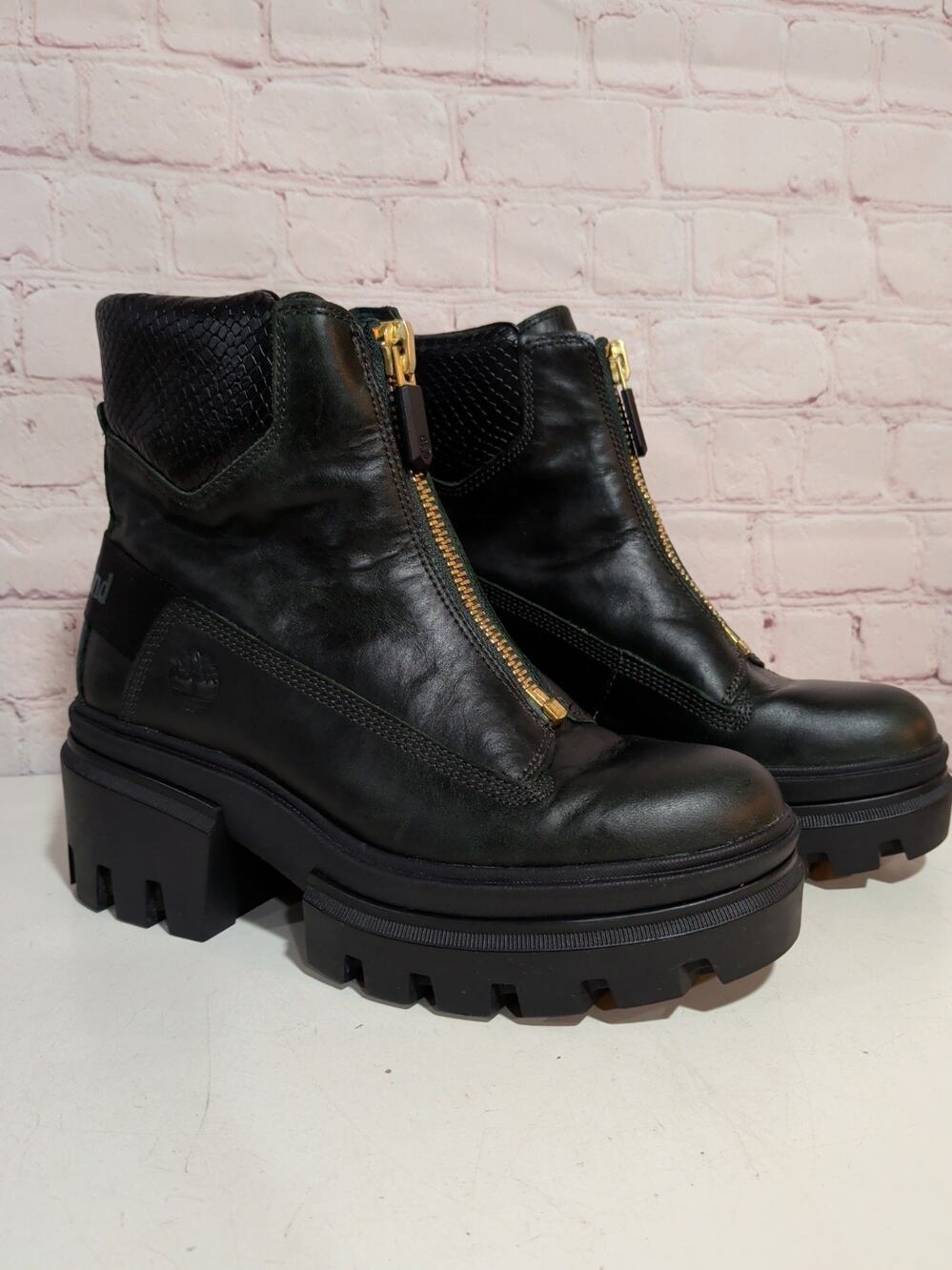 Timberland Everleigh Women's Leather Chelsea Size 7 Boots in Black Front Zip Lug
